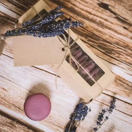 Dėžutė Eco Macarons su skaidriu langeliu | DEKOPAKA.LT