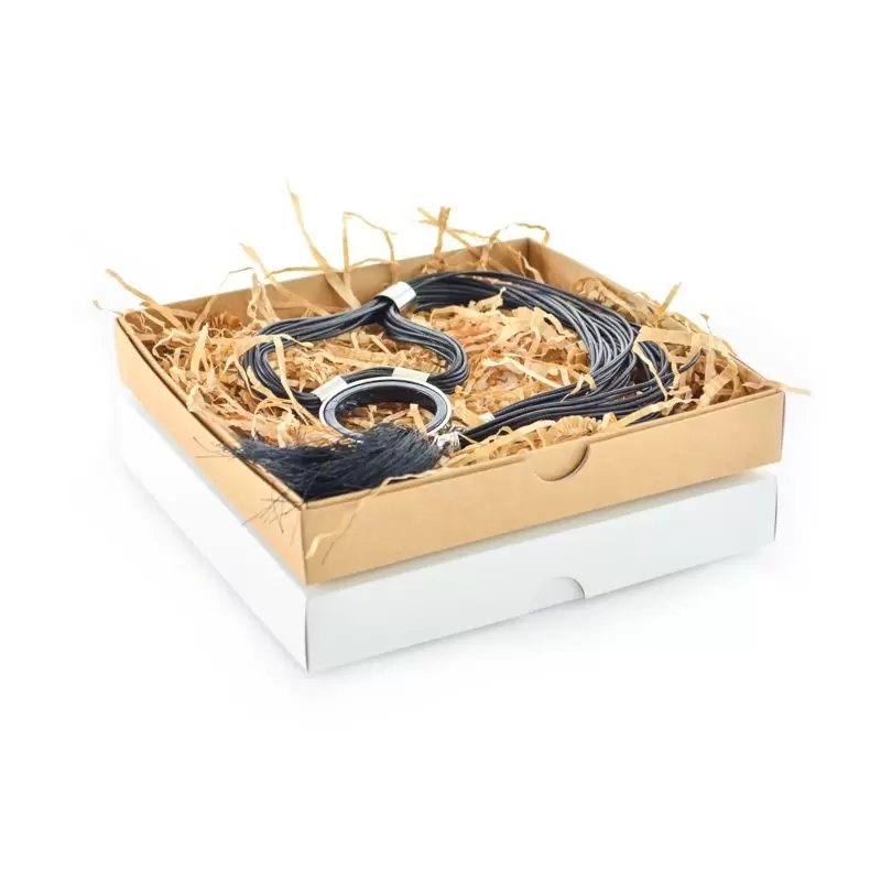 Kartona kaste divās krāsās 200 x 200 x 30 mm