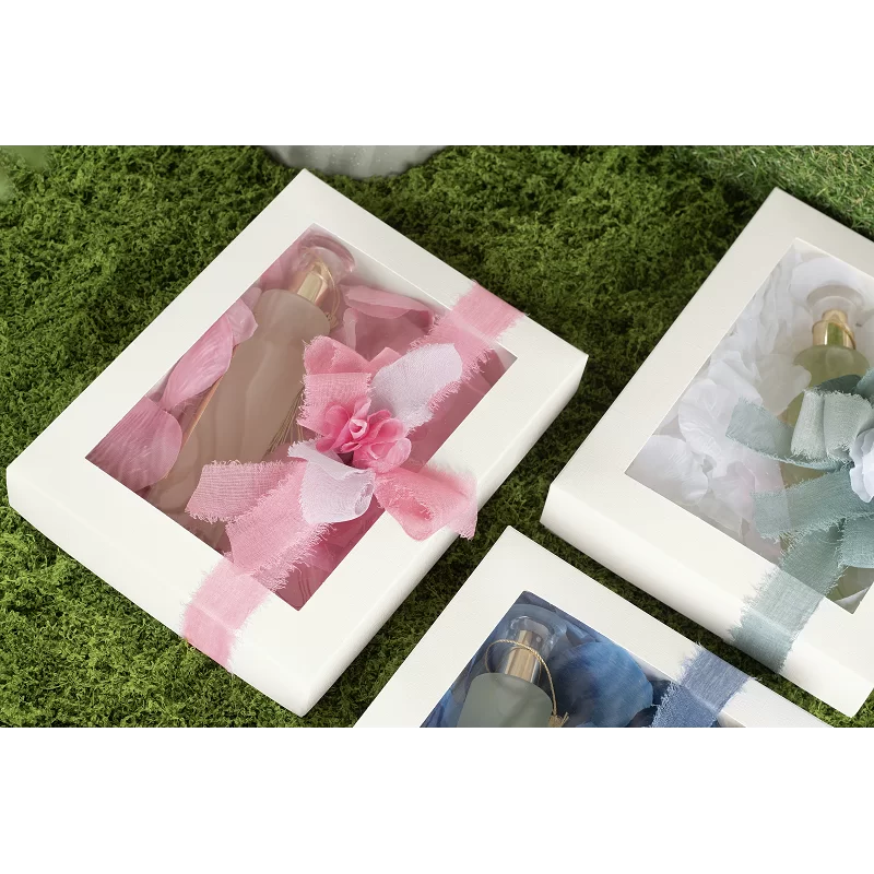 Kaste Quadretto Fibra ar caurspīdīgu logu